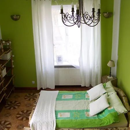 Palac Dabrowica Фермерский дом *