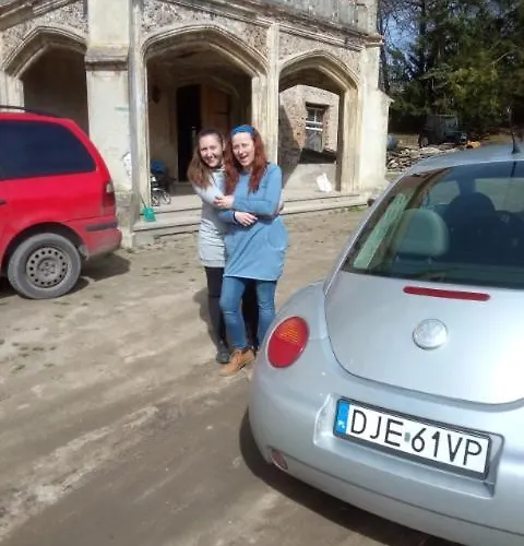 Palac Dabrowica Farmház *