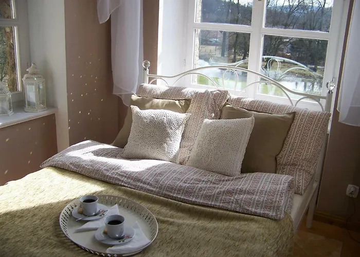 Pałac Dąbrowica Dabrowica (Jelenia Gora)